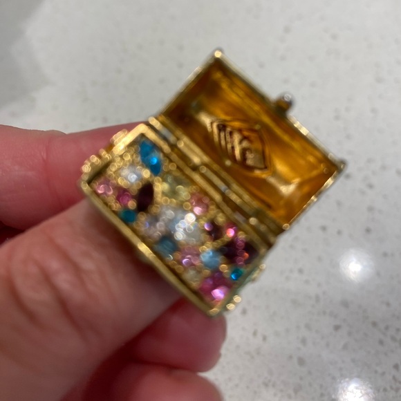 Disney Couture Peter Pan Treasure Ring - Picture 5 of 7